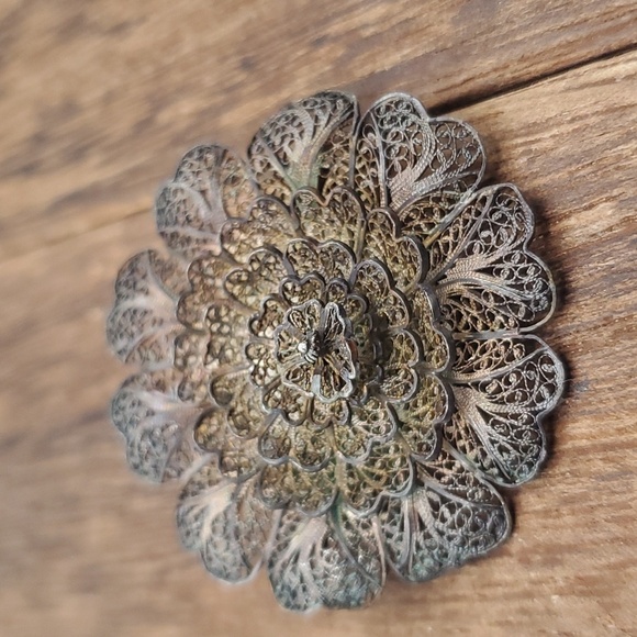 Estate Jewelry - Antique sterling silver layer lace flower‎ brooch RARE B125